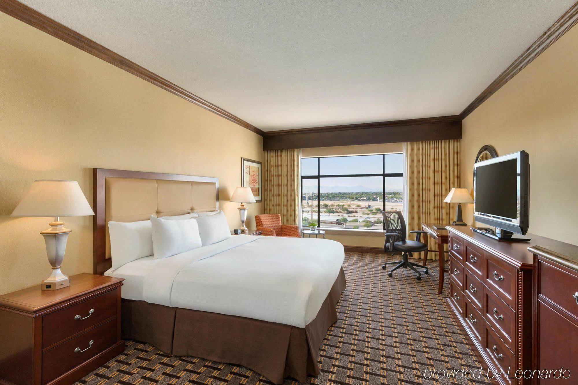 Hilton Phoenix Чандлер Экстерьер фото